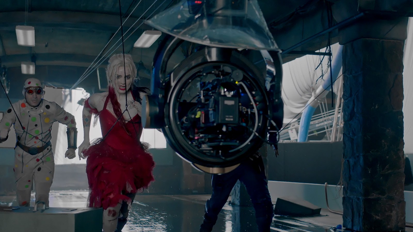 Cable cam dolly shot in The Suicide Squad. 
