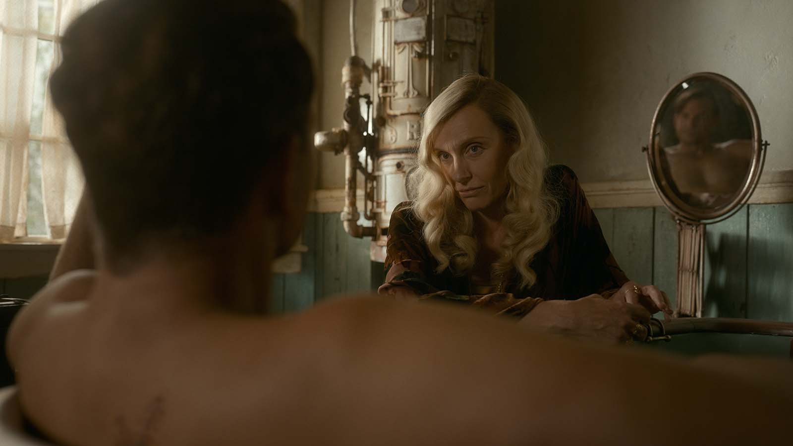 Toni Collette as Zeena the Seer in Nightmare Alley. Image © Searchlight Pictures