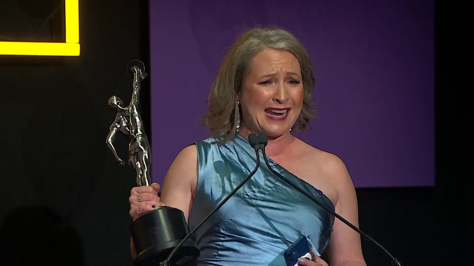 Susan Vail collects her award for Best Edited Single-Camera Comedy Series with Hacks. Courtesy Getty Images