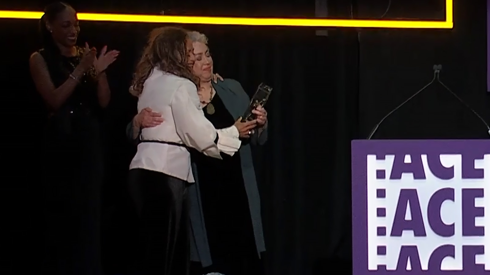 Debbie Allen presents the ACE Lifetime Achievement Award to Lillian Benson. Courtesy Getty Images