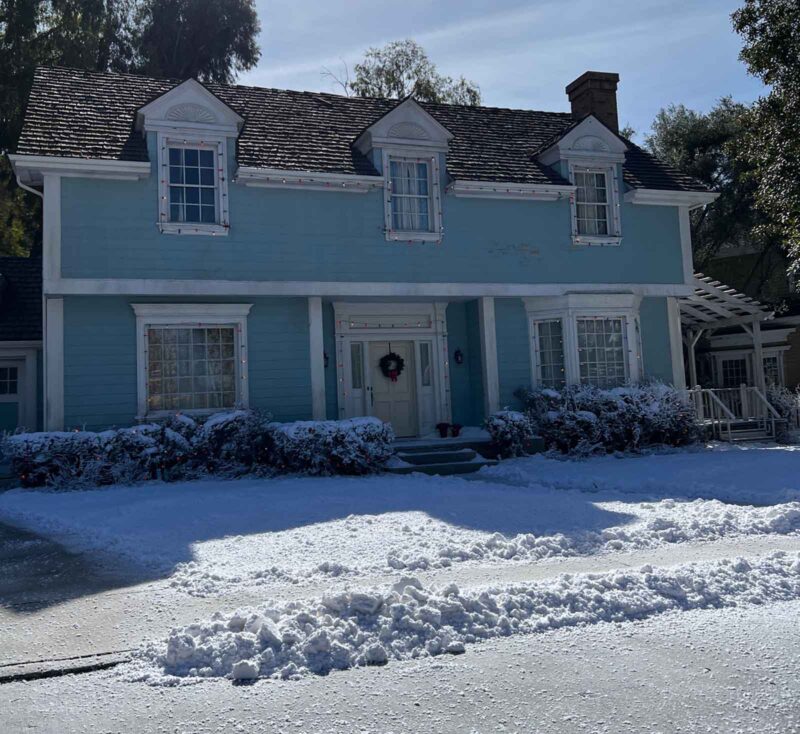 Some of the practical snow the VFX team piled up outside the Bennett house. Image © Peacock