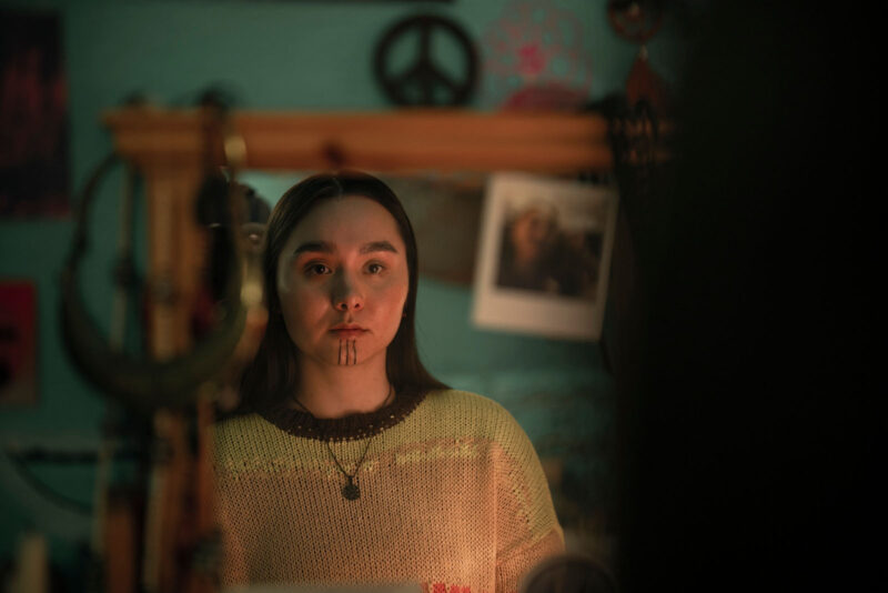 Isabella LaBlanc plays Danver’s step daughter Leah, who is an activist protesting the pollution caused by Silver Sky Mining. Image © HBO