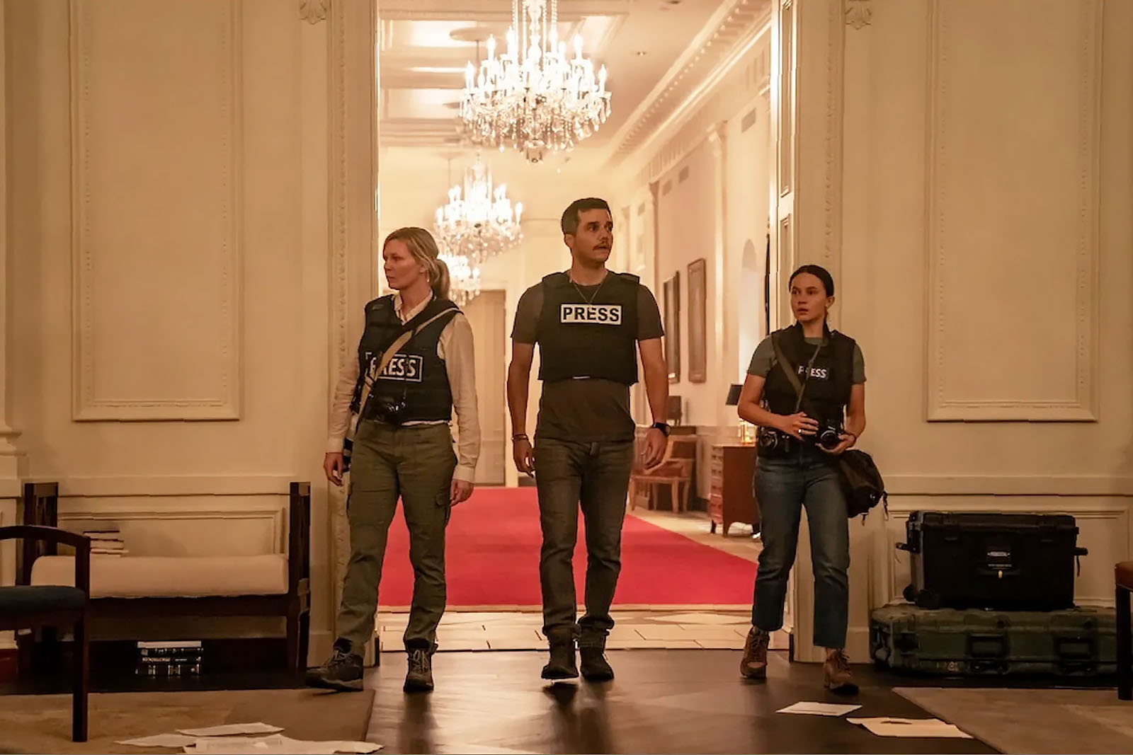 When the reporters finally reach the White House, they find it mostly abandoned. Image © A24