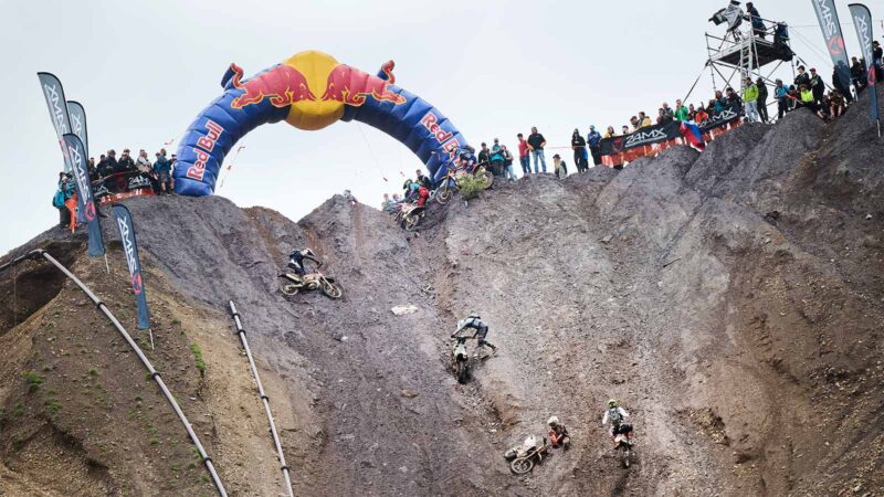 Red Bull Hard Enduro racers